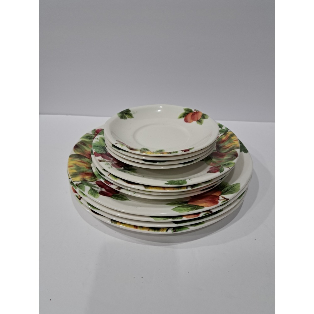 Royal Doulton Vintage Grape‎ Dinner Plate c.1990s England  Dinnerware 12 Pc Set
